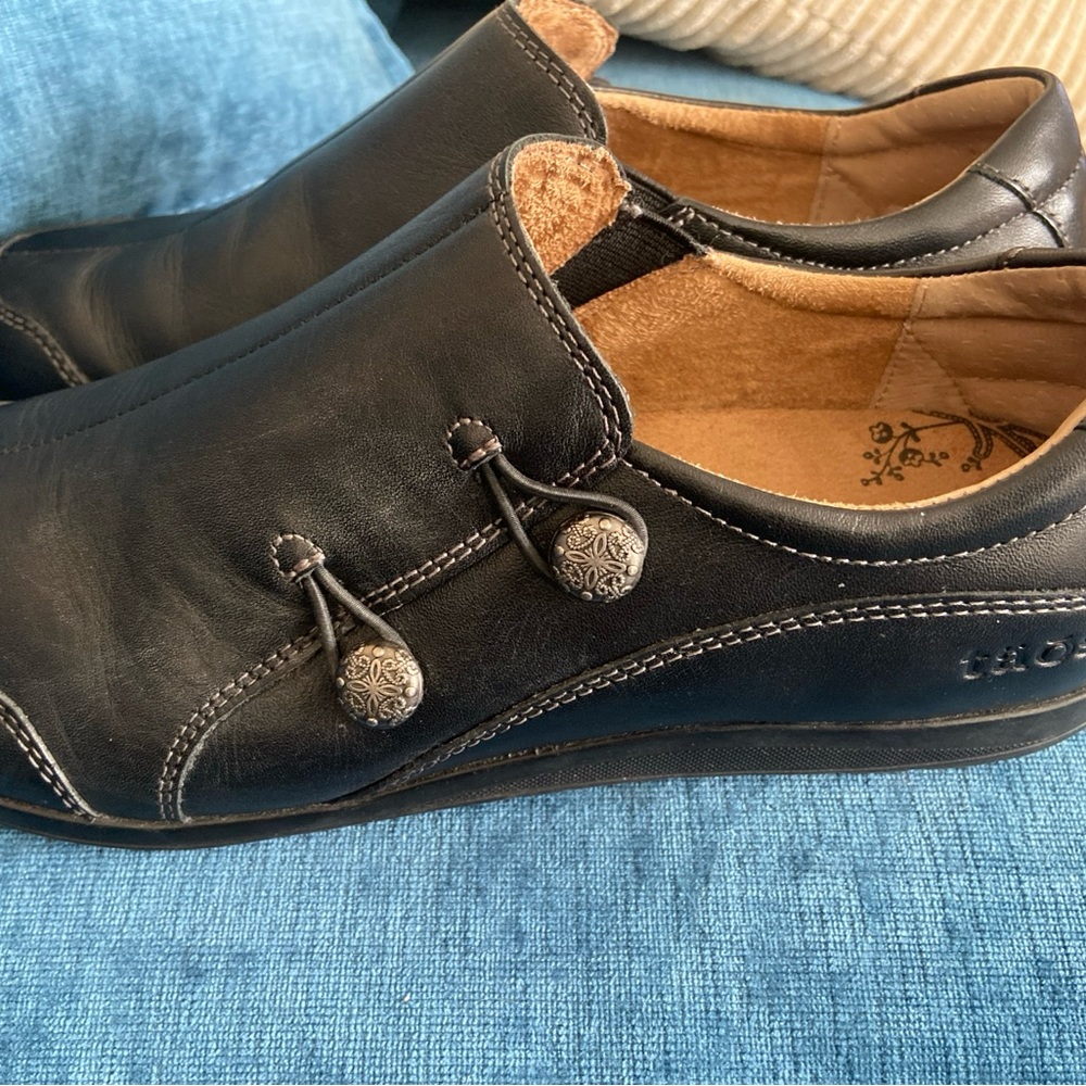 Taos Footwear Black Leather Men's Loafers
